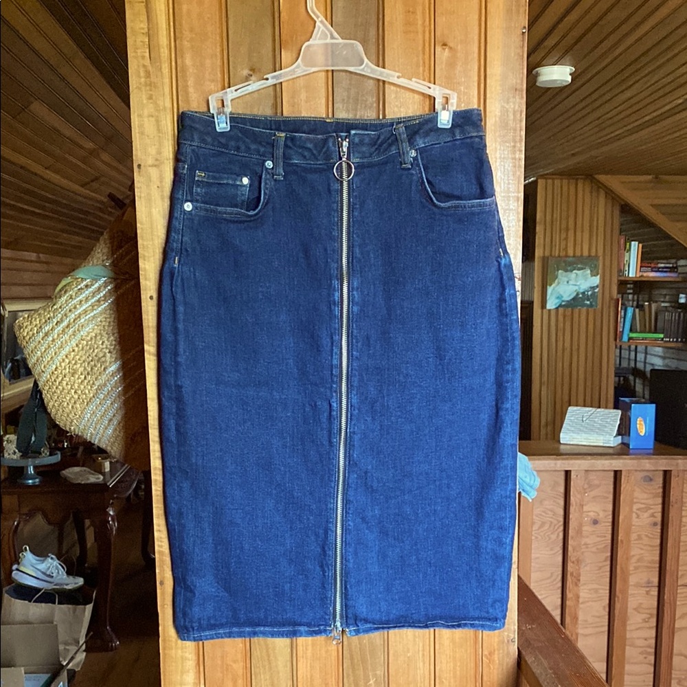 H&M Stretchy Denim Pencil Skirt